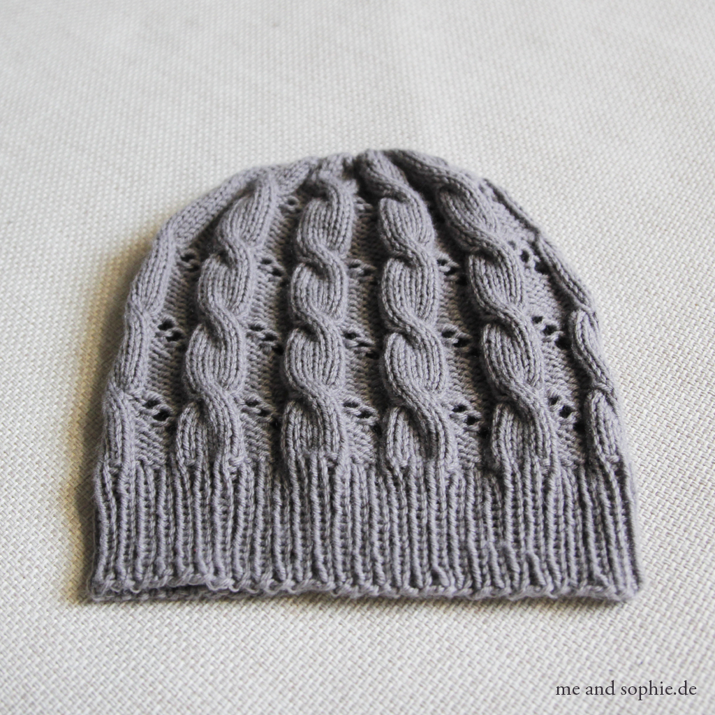 Hermione's Cable & Eyelet Hat 02